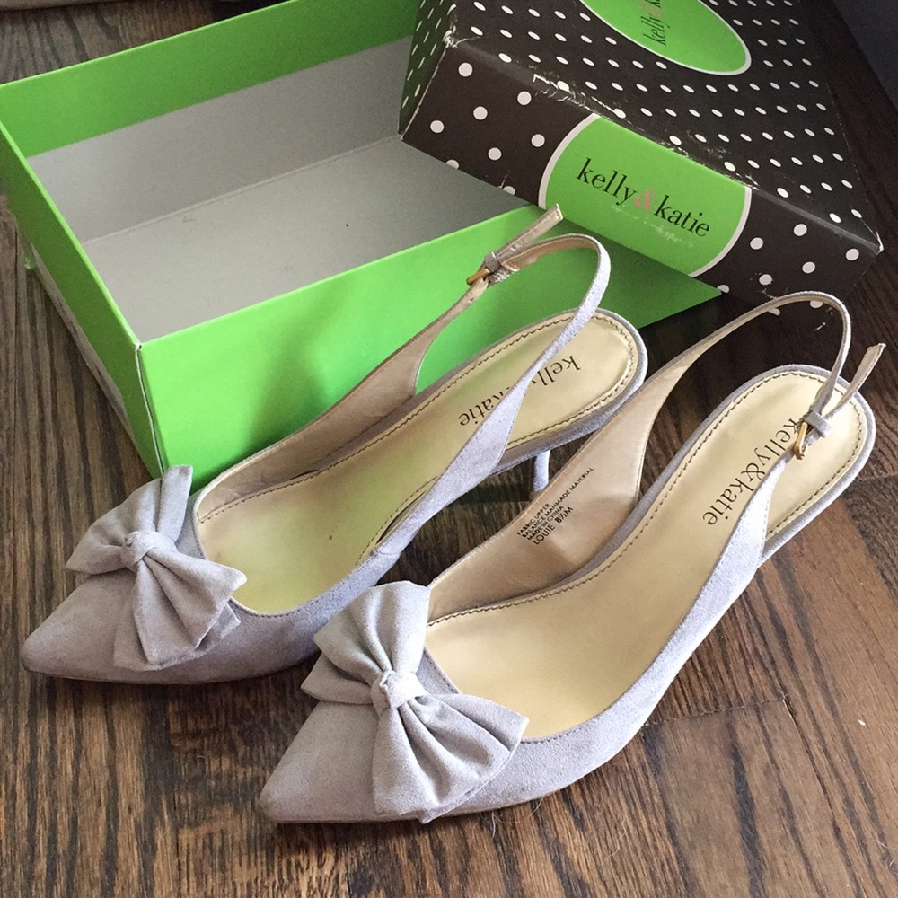 Very low bow light gray heel